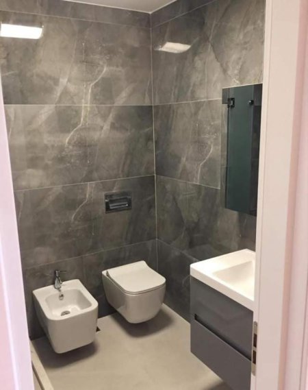 Tirane, jepet me qera apartament Kati 8, 100 m² 220.000 Euro
