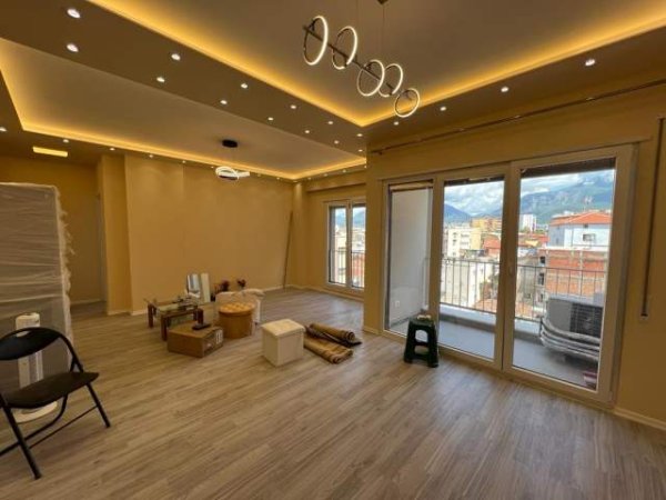 Tirane, jap me qera apartament 3+1+BLK Kati 4, 118 m² 550 Euro (Selvie)