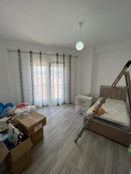 Tirane, jap me qera apartament 3+1+BLK Kati 4, 118 m² 550 Euro (Selvie)