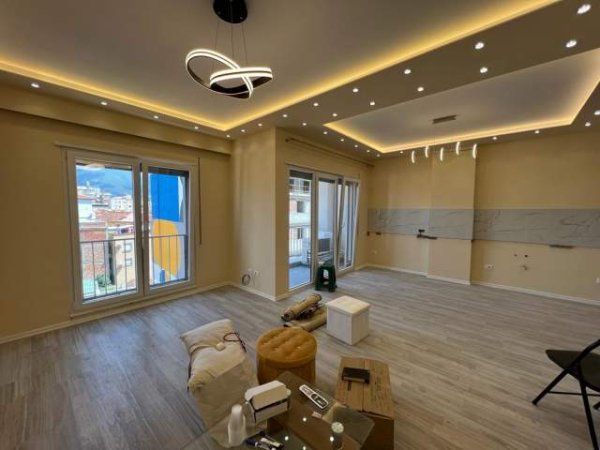 Tirane, jap me qera apartament 3+1+BLK Kati 4, 118 m² 550 Euro (Selvie)
