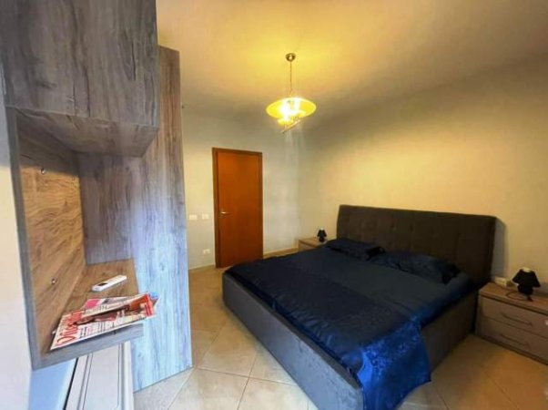 Tirane, jepet me qera apartament 2+1+A+BLK 140 m² 1.000 Euro