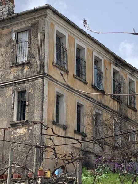 Gjirokaster, shes Vile 3 Katshe Kati 3, 400.000 Euro (Lagjja Palorto, Gjirokaster)