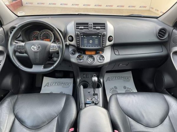 Tirane, shes xhip Toyota RAV 4 Viti 2009, 9.600 Euro