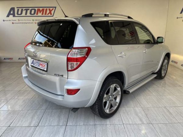 Tirane, shes xhip Toyota RAV 4 Viti 2009, 9.600 Euro