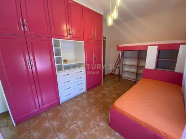 Tirane, jepet me qera apartament Kati 4, 110 m² 350 Euro (Shkolla Marin Barleti)