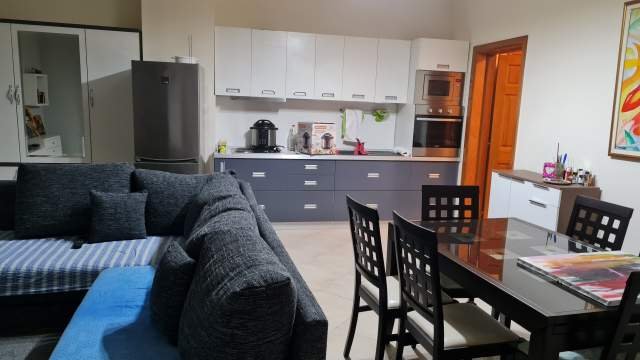 Tirane, jepet me qera apartament 2+1+BLK 120 m² 600Euro (Rr Bilal Sina)