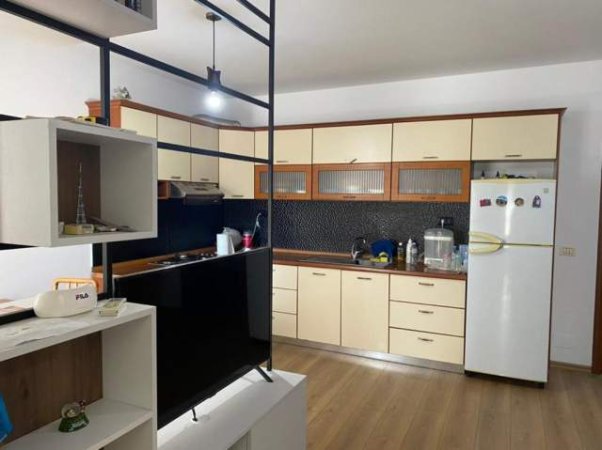 Tirane, shitet apartament 1+1+BLK Kati 4, 84.000 Euro (Pallati me shigjeta)