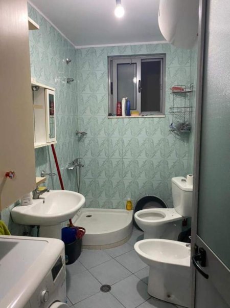 Tirane, shitet apartament 1+1+BLK Kati 4, 84.000 Euro (Pallati me shigjeta)