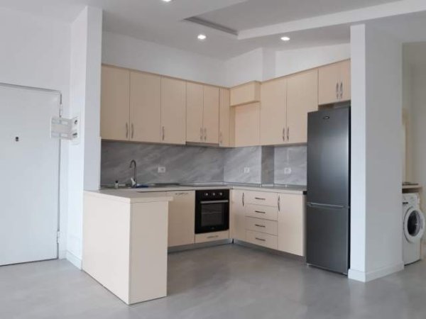 Tirane, jepet me qera apartament 2+1 Kati 5, 135 m² 550 Euro (Kodra e Diellit)