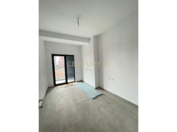 Tirane, shitet apartament 2+1+BLK Kati 2, 103 m² 150.000 Euro (shkolla e kuqe)