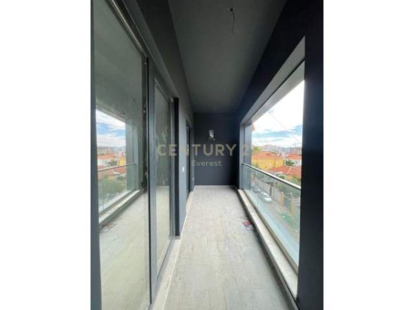Tirane, shitet apartament 2+1+BLK Kati 2, 103 m² 150.000 Euro (shkolla e kuqe)