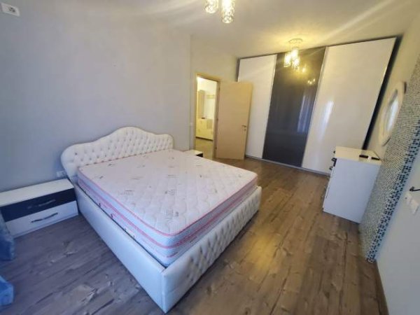 Tirane, jepet me qera apartament 1+1+BLK Kati 6, 105 m² 500 Euro (Rruga e Kavajes)
