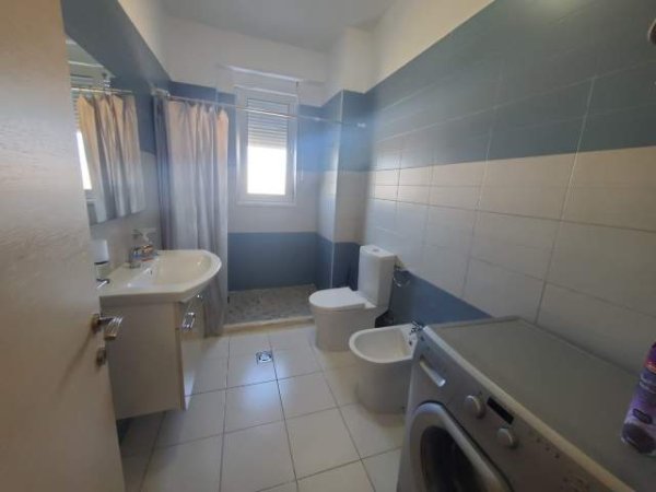Tirane, jepet me qera apartament 1+1+BLK Kati 6, 105 m² 500 Euro (Rruga e Kavajes)