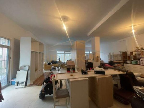 Tirane, jepet me qera ambjent biznesi Kati 0, 125 m² 500 Euro (Liqeni i Thatë)