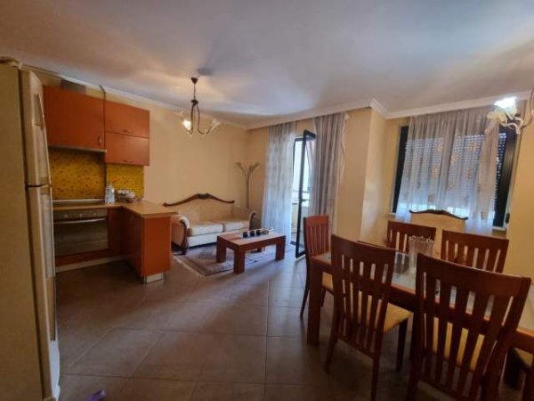 Tirane, jepet me qera apartament 3+1+BLK Kati 2, 125 m² 650 Euro (Rruga e Bogdaneve)