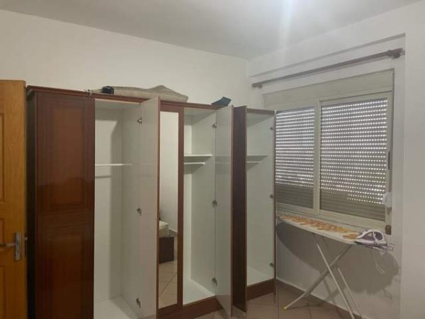 Tirane, jepet me qera apartament 2+1+BLK Kati 4, 100 m² 30.000 Leke (Fresku)
