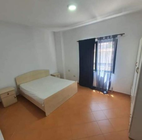 Tirane, jepet me qera apartament 3+1+BLK Kati 2, 175 m² 500 Euro (xorxh washington)