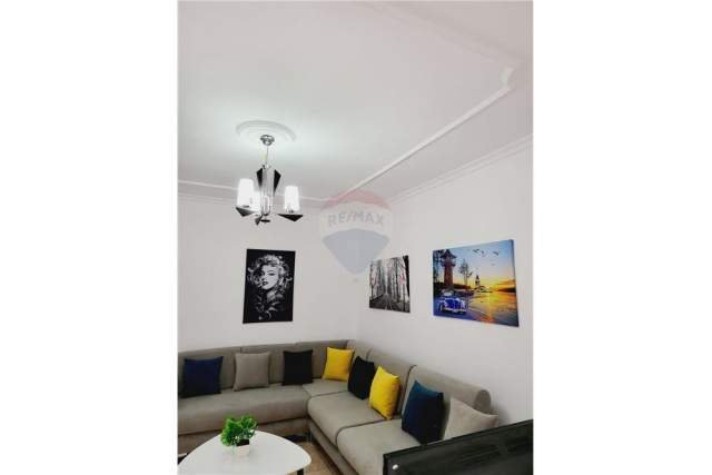 Tirane, jepet me qera apartament 1+1+BLK Kati 2, 70 m² 400 Euro (Shkolla Kuqe)