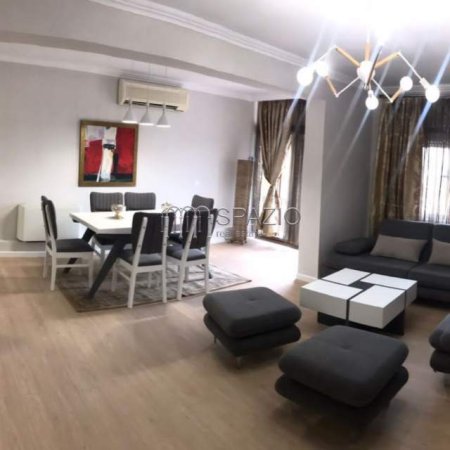 Tirane, jepet me qera apartament 3+1+BLK Kati 6, 100 m² 800 Euro (Sheshi Skenderbej)
