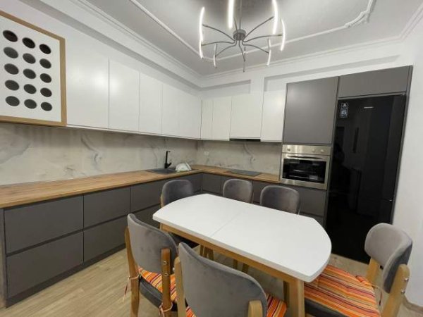 Tirane, jepet me qera apartament 2+1+A+BLK Kati 2, 150 m² 600 Euro (kopshti zoologjik)