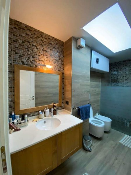 Tirane, jepet me qera apartament 2+1+A+BLK Kati 4, 100 m² 450 Euro (oxhaku)