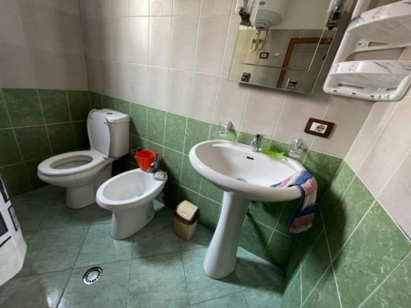 Tirane, jepet me qera apartament 2+1+BLK Kati 3, 75 m² 30.000 Leke (selite)