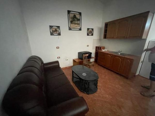 Tirane, jepet me qera apartament 1+1+BLK Kati 3, 75 m² 22.000 Leke (shkoze)
