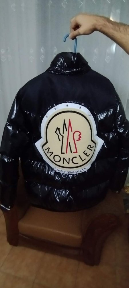 Tirane, shes Xhup moncler 600 Euro