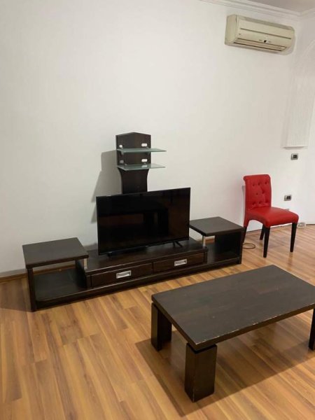 Tirane, jepet me qera apartament 2+1+A+BLK Kati 1, 98 m² 450 Euro (Stadiumi Dinamo)