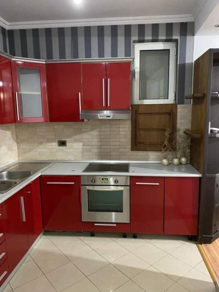 Tirane, jepet me qera apartament 2+1+A+BLK Kati 1, 98 m² 450 Euro (Stadiumi Dinamo)