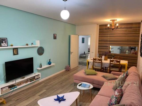 Tirane, jepet me qera apartament 2+1+BLK Kati 6, 112 m² 450 Euro (yzberisht)