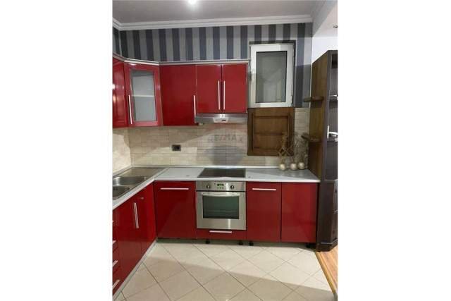 Tirane, jepet me qera apartament 2+1+BLK Kati 1, 98 m² 450 Euro (tirana tirana re)