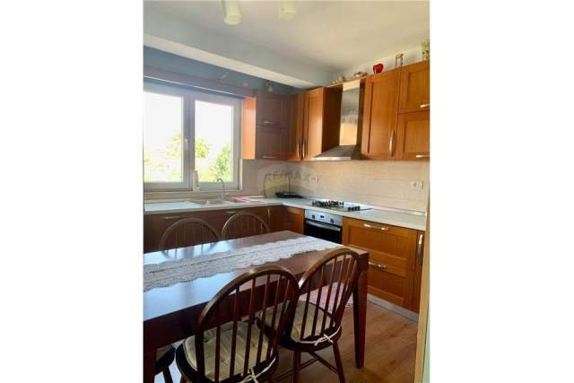 Tirane, jepet me qera apartament 2+1 Kati 2, 100 m² 450 Euro (RRUGA PJETER BUDI)