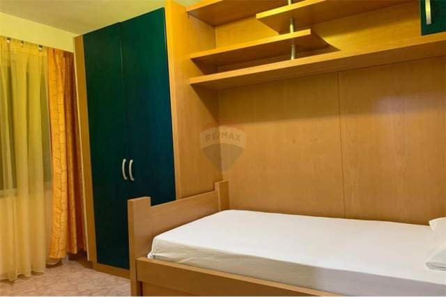 Tirane, jepet me qera apartament 2+1 Kati 4, 90 m² 650 Euro (Garda Bllok)