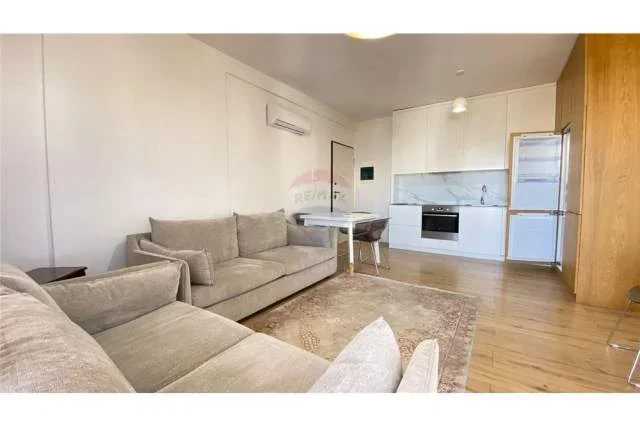 Tirane, jepet me qera apartament 2+1 115 m² 700 Euro (21 Dhjetori)