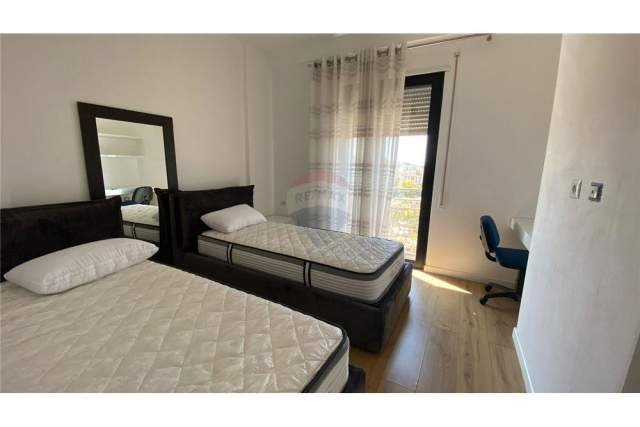 Tirane, jepet me qera apartament 2+1 Kati 1, 115 m² 500 Euro (21 Dhjetori)