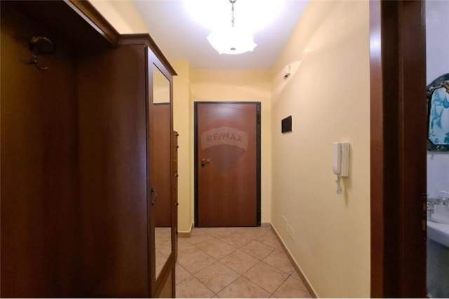 Tirane, jepet me qera apartament 3+1+BLK Kati 3, 120 m² 580 Euro (liceu artistik)
