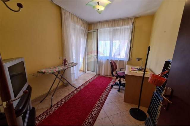 Tirane, jepet me qera apartament 3+1+BLK Kati 3, 120 m² 580 Euro (liceu artistik)