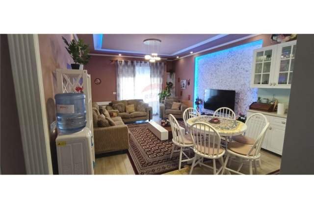 Tirane, jepet me qera apartament 2+1+BLK Kati 5, 100 m² 600 Euro (LIQENI I THATE)