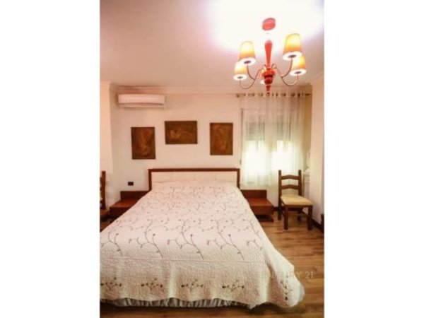 Tirane, jepet me qera apartament 1+1 Kati 2, 115 m² 350 Euro (Prane ish doganes)