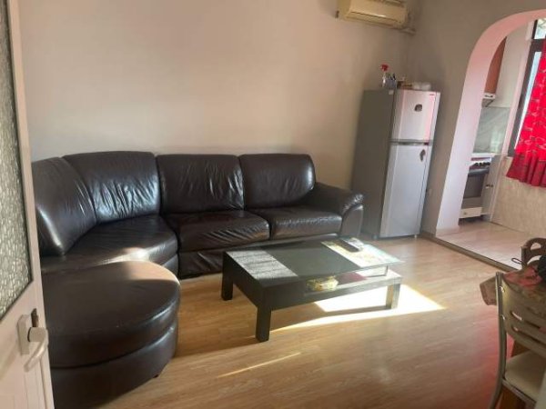 Tirane, jepet me qera apartament 2+1 Kati 3, 60 m² 450 Euro