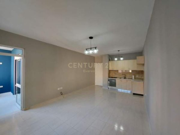 UNAZA E RE, SHITET APARTAMENT 1+1, Kati 5, 68 m² 68.000 Euro
