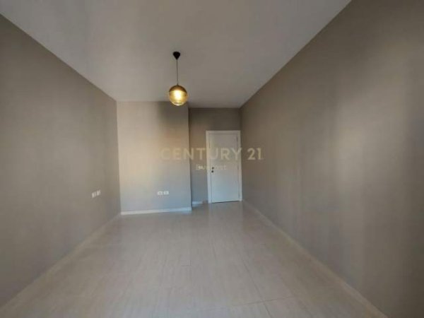UNAZA E RE, SHITET APARTAMENT 1+1, Kati 5, 68 m² 68.000 Euro