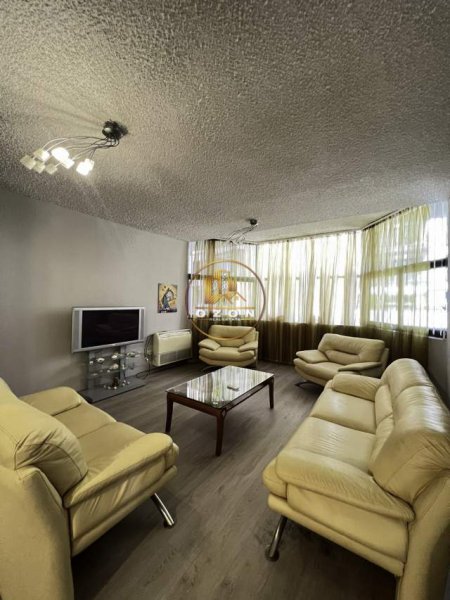 Tirane, jepet me qera apartament 3+1+BLK Kati 3, 146 m² 1.000 Euro (Rruga e Kosovareve)