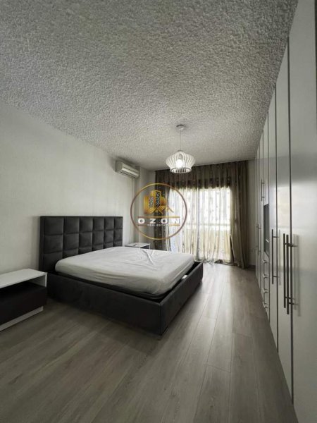 Tirane, jepet me qera apartament 3+1+BLK Kati 3, 146 m² 1.000 Euro (Rruga e Kosovareve)