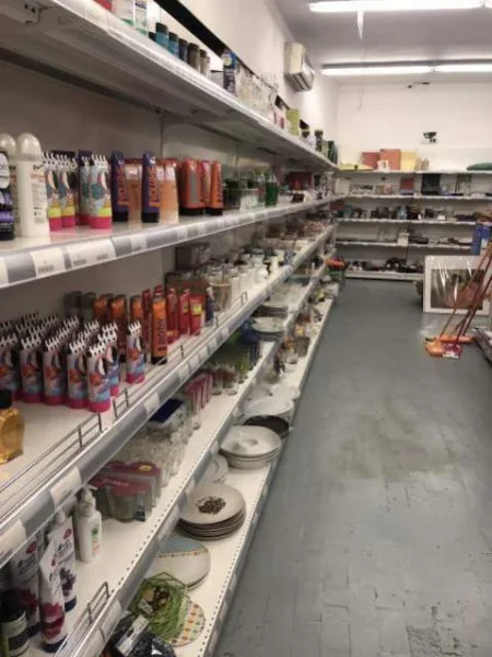 Tirane, shes dyqan Kati 0, 250 m² 20.000 Euro