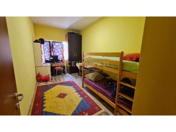 Tirane, shes apartament 3+1+A+BLK Kati 2, 160 m² 179.000 Euro (Gjimnazi Cajupi)