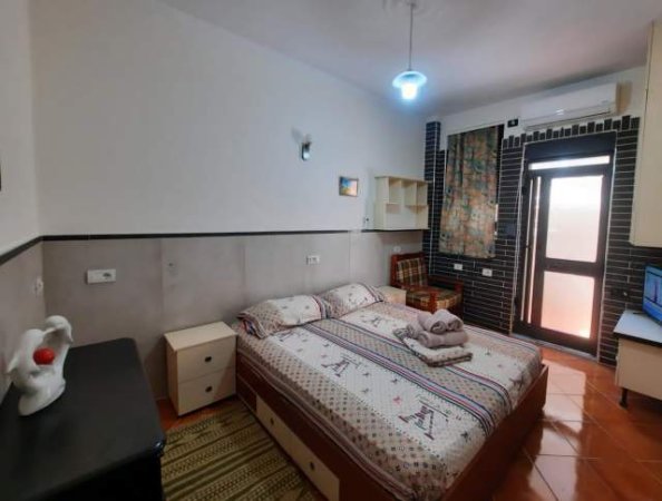 Tirane, jepet me qera apartament 1+1 Kati 1, 55 m² 330 Euro (Gjon Mili)