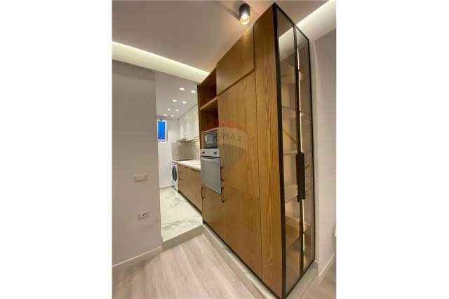 Tirane, jepet me qera apartament 1+1 Kati 2, 67 m² 470 Euro (Pazari i Ri)