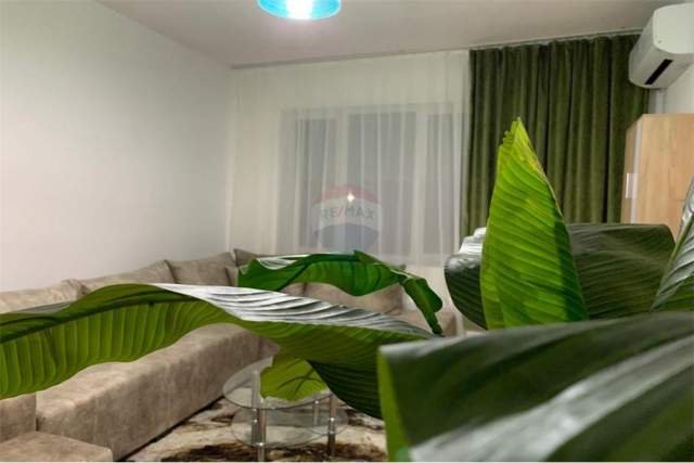 Tirane, jepet me qera apartament 2+1 Kati 4, 90 m² 650 Euro (Garda Bllok)